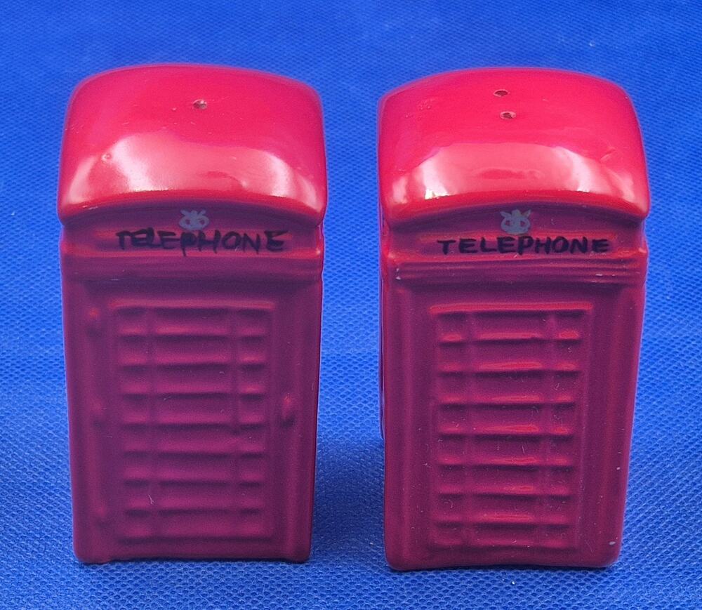 Vintage Red British Telephone Booth Ceramic S&P Shaker Set 3.5" Tall